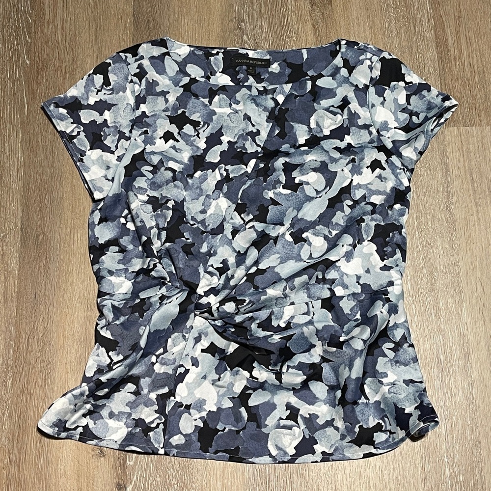 Banana Republic Women's Size 8 Blue Abstract Print Twist Front Top‎ Blouse EUC
